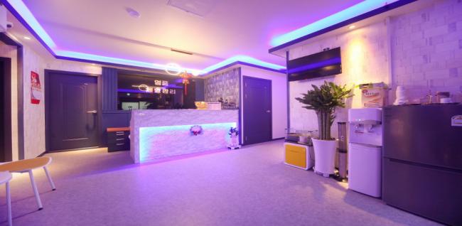 탑동 중국마사지 전문 명품체형관리의 깔끔하고 정돈된 내부 전경