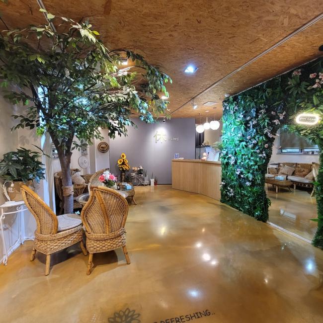 주변 한국마사지 추천 매장 휴리프레싱의 전체적인 인테리어 모습