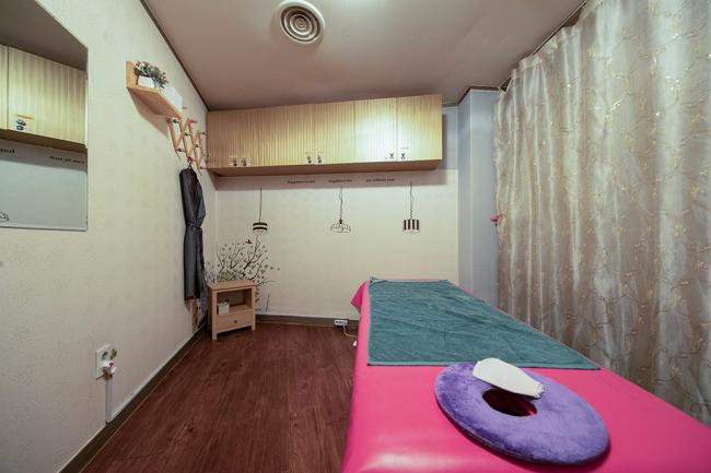 창신동 중국마사지 전문 여우마사지의 깔끔하고 정돈된 내부 전경