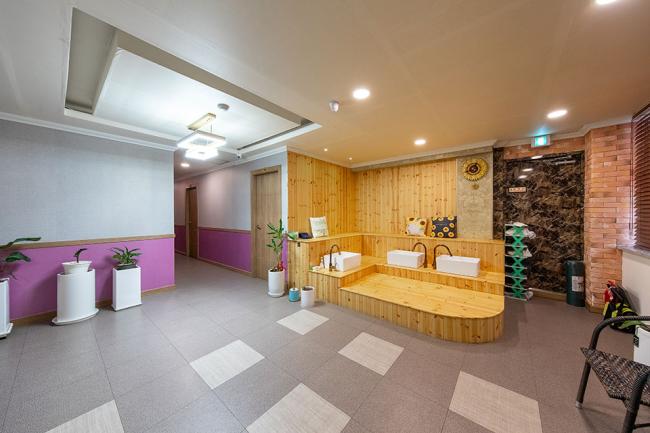 진평동 중국관리사 마사지샵 에이스의 쾌적한 관리실 내부 모습