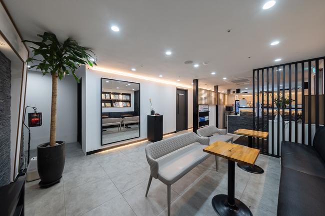 스웨디시 서비스가 제공되는 노고산동 루트스웨디시 매장 내부 사진