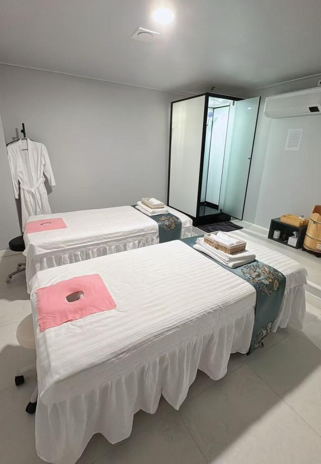 상동 인근 한국관리사, 중국관리사 마사지 전문 신의야아로마의 아늑한 내부 시설 안내