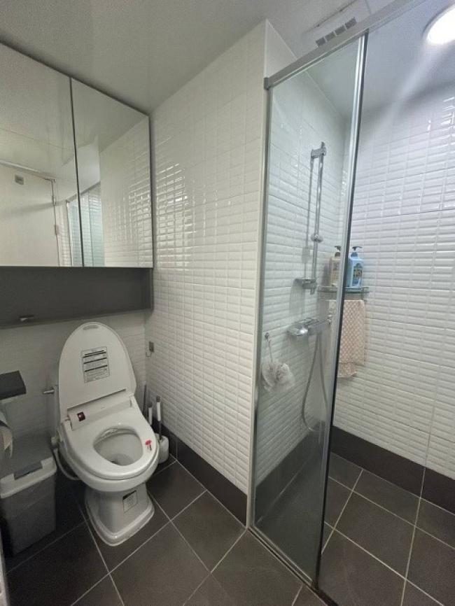 성남동 태국마사지 전문 미니타이의 깔끔하고 정돈된 내부 전경