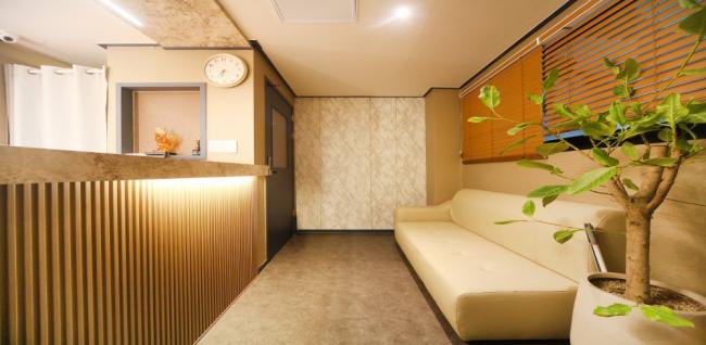 신정동 태국관리사 마사지샵 수스웨디시의 쾌적한 관리실 내부 모습