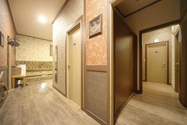 태국마사지 서비스가 제공되는 홍문동 킹덤아로마 매장 내부 사진