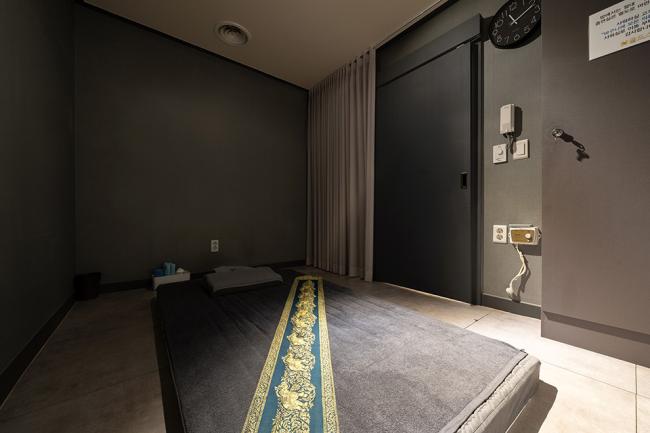 태국마사지 서비스가 제공되는 송정동 골드스톤타이 매장 내부 사진