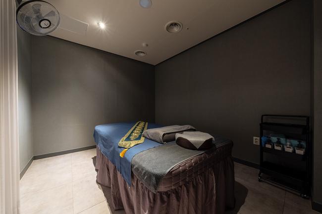 송정동 태국관리사 마사지샵 골드스톤타이의 쾌적한 관리실 내부 모습