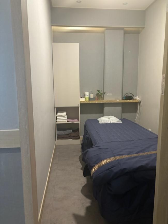 성포동 한국마사지 전문 바디풋샵의 깔끔하고 정돈된 내부 전경