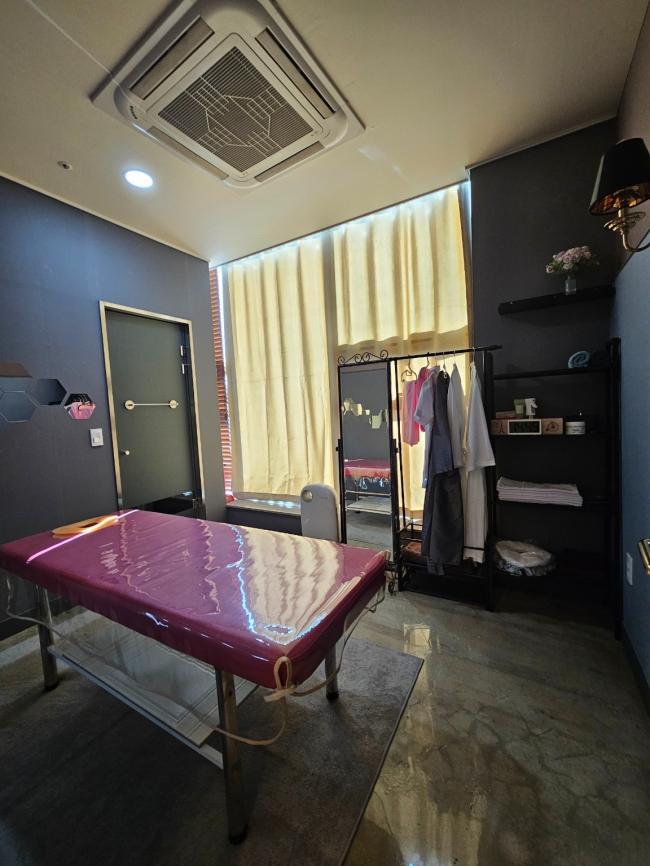 망월동 스웨디시 전문 리썸의 깔끔하고 정돈된 내부 전경