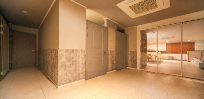 W스웨디시 - 구의동 아차산역,구의역,강변역 인근 주차가능, 샤워가능, 단체예약 완비된 마사지 시설