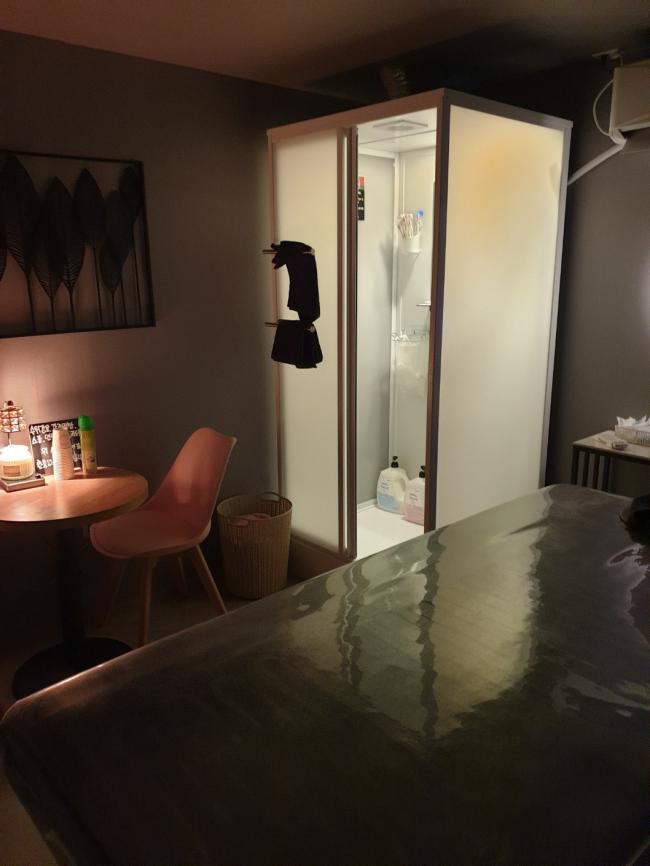 창전동 스웨디시 전문 크림스웨디시의 깔끔하고 정돈된 내부 전경