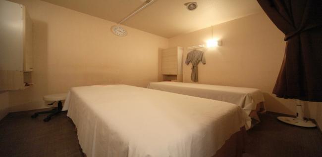 관양동 중국마사지 전문 더사뿐마사지의 깔끔하고 정돈된 내부 전경