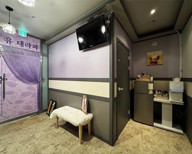 망월동 한국관리사 마사지샵 유테라피의 쾌적한 관리실 내부 모습