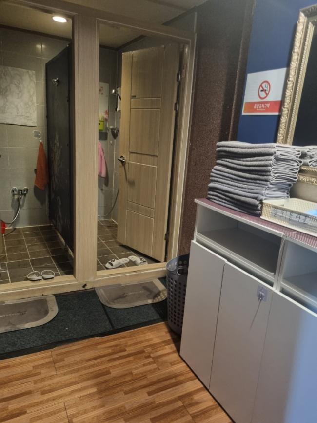 신현동 중국마사지 전문 더릴렉스테라피의 깔끔하고 정돈된 내부 전경