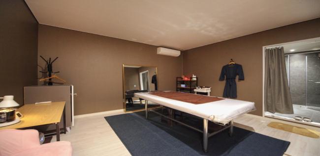 가흥동 스웨디시 전문 봄테라피의 깔끔하고 정돈된 내부 전경