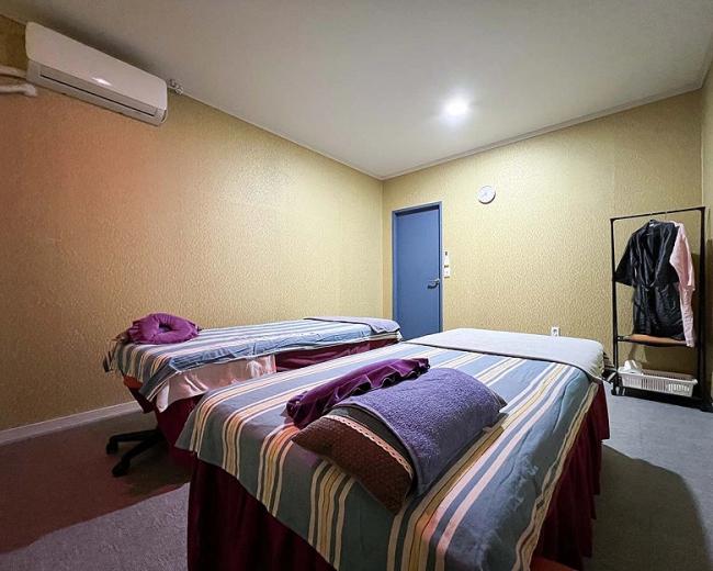 두호동 황금약손마사지 주차가능, 24시간, 샤워가능, 커플실, 수면가능, 단체예약, 남/여공용샵 완비된 시설 사진