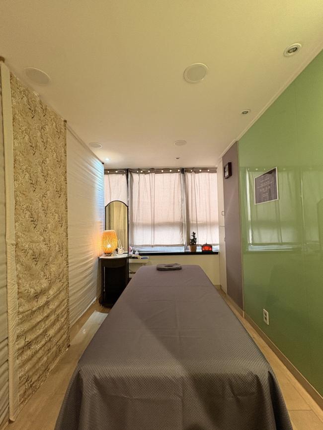 국회의사당역,여의도역 인근 아로마, 건식/스포츠, 풋케어 서비스가 제공되는 엠마오테라피의 전체 시설