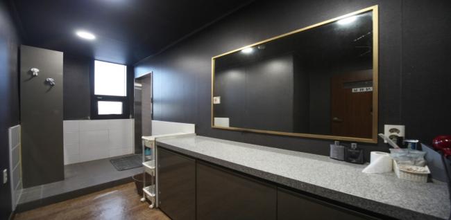 원리 중국마사지 전문 수중국마사지의 깔끔하고 정돈된 내부 전경