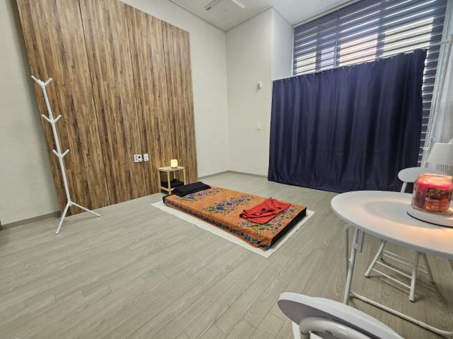 태국마사지 서비스가 제공되는 신정동 초코타이 매장 내부 사진