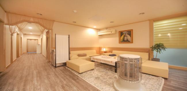 쌍용역에 위치한 아로마, 건식/스포츠, 풋케어 서비스 가능 귀빈중국전통 시설