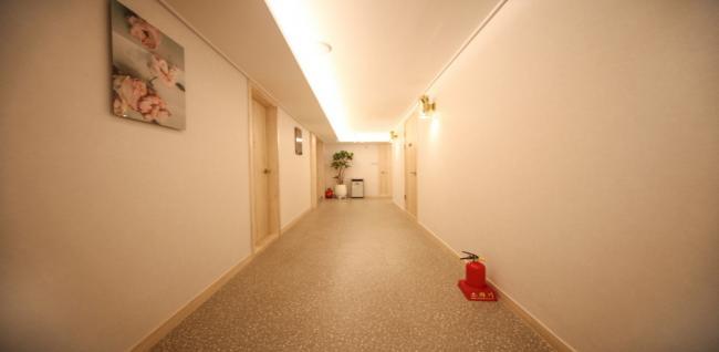 옥련동 주변 더풋샵 매장 주요 시설 및 인테리어 사진