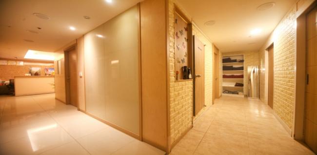 반송동 중국관리사 마사지샵 량즈중국전통의 쾌적한 관리실 내부 모습