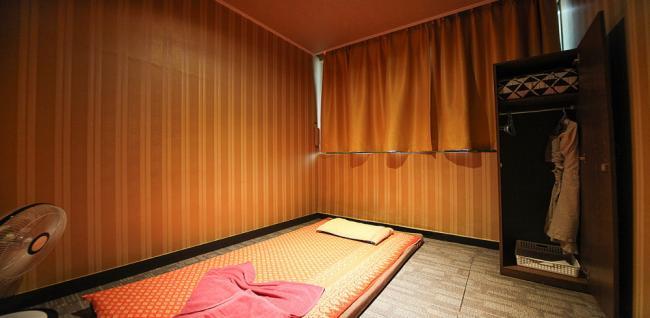 용호동 태국관리사 마사지샵 젠타이의 쾌적한 관리실 내부 모습