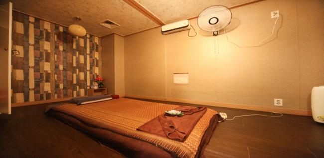 태국마사지 서비스가 제공되는 사우동 명품태국전통 매장 내부 사진