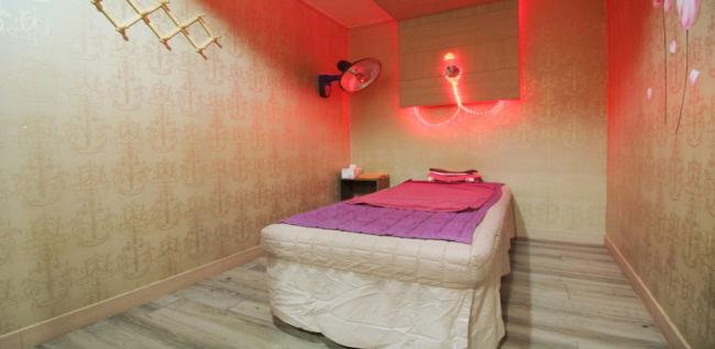 수청동 한국관리사 마사지샵 휴마사지의 쾌적한 관리실 내부 모습