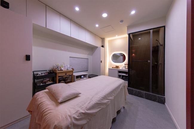 스웨디시 서비스가 제공되는 신사동 압구정 퀸슈가링왁싱 매장 내부 사진