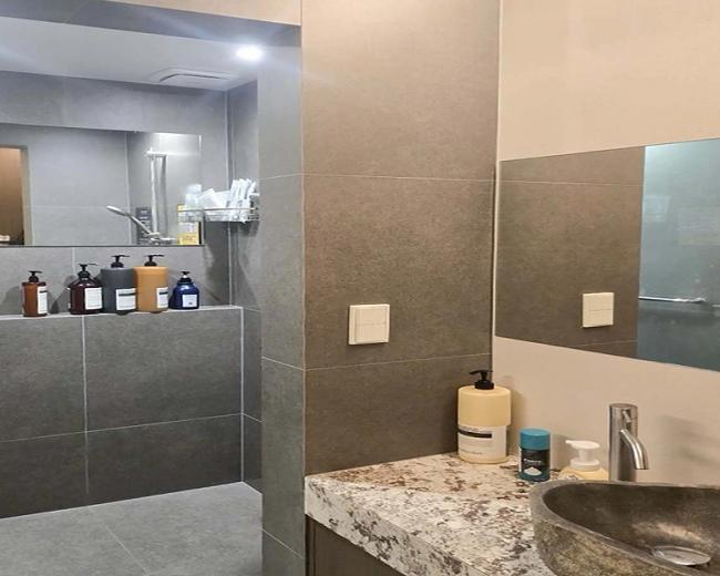 퇴계동 태국마사지 전문 하이엔드의 깔끔하고 정돈된 내부 전경