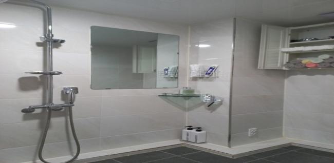 보람동 스웨디시 전문 88SHOP의 깔끔하고 정돈된 내부 전경