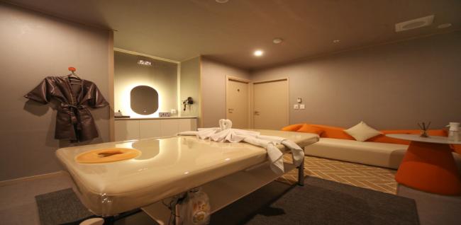 소하동 스웨디시 전문 TOP테라피의 깔끔하고 정돈된 내부 전경