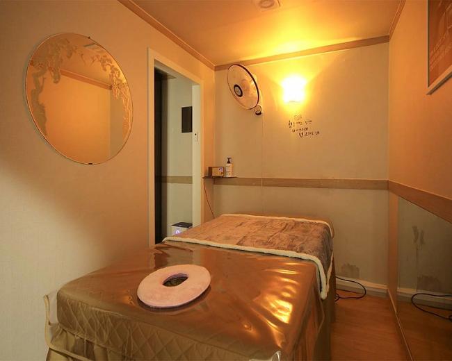 꽃다비에스테틱 - 신정동 양천구청역 인근 주차가능, 샤워가능, 단체예약, 남/여공용샵 완비된 마사지 시설