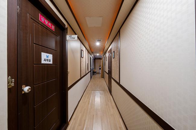 용봉동 웰빙중국마사지 주차가능, 24시간, 샤워가능, 커플실, 수면가능, 단체예약, 남/여공용샵 완비된 시설 사진