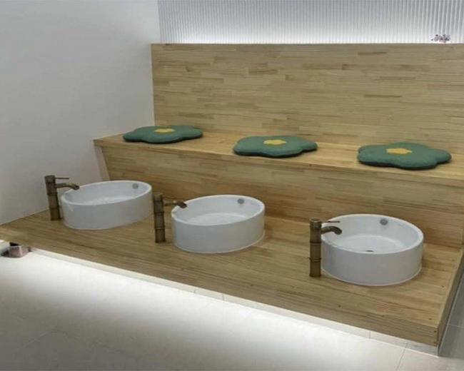 한국마사지 서비스가 제공되는 석산리 더풋앤바디 매장 내부 사진