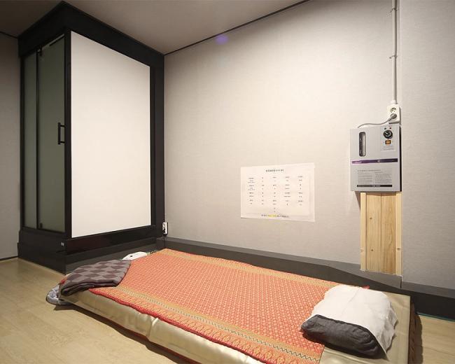 연향동 태국관리사 마사지샵 방콕테라피의 쾌적한 관리실 내부 모습