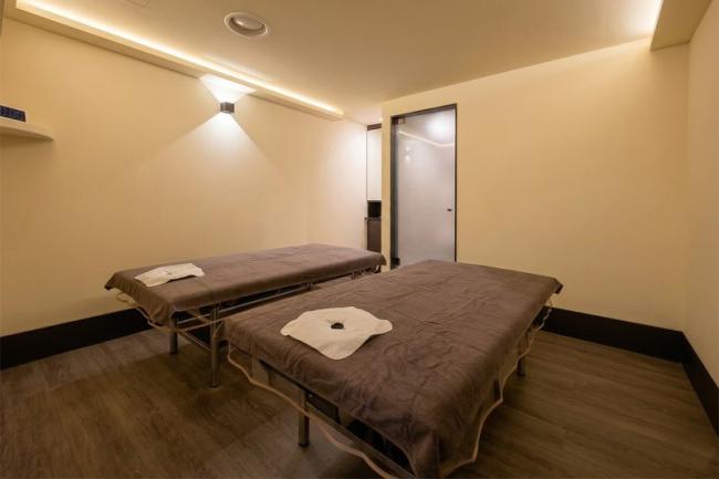 태국마사지 서비스가 제공되는 용담동 광장타이 매장 내부 사진