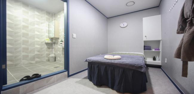 상리 중국관리사 마사지샵 시크릿테라피의 쾌적한 관리실 내부 모습