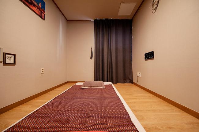 두호동 태국관리사 마사지샵 시크릿마사지의 쾌적한 관리실 내부 모습