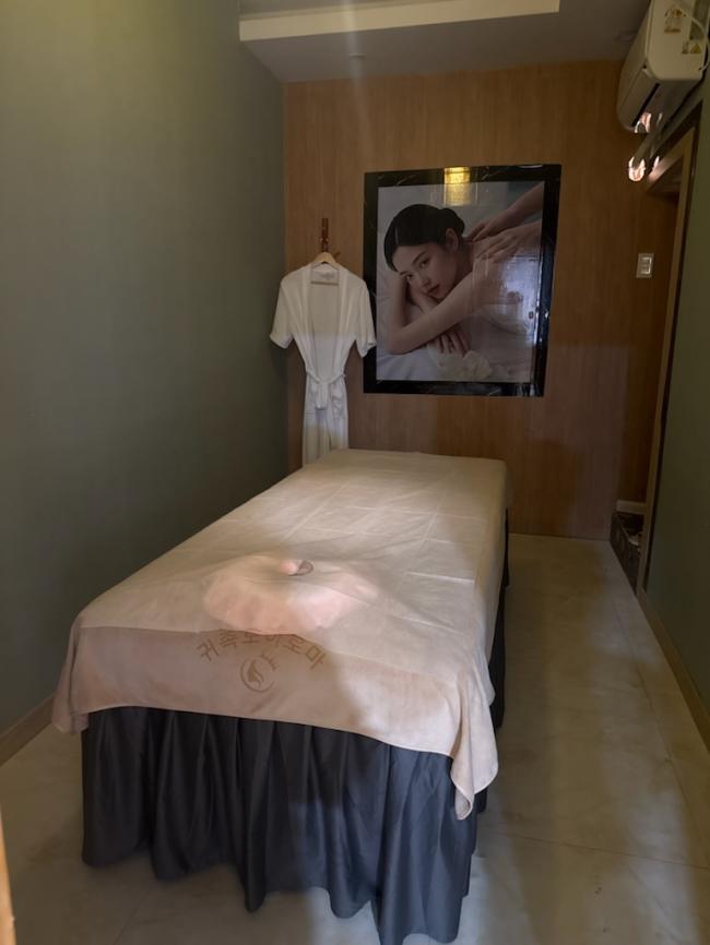 삼도일동 중국마사지 전문 귀족도아로마의 깔끔하고 정돈된 내부 전경
