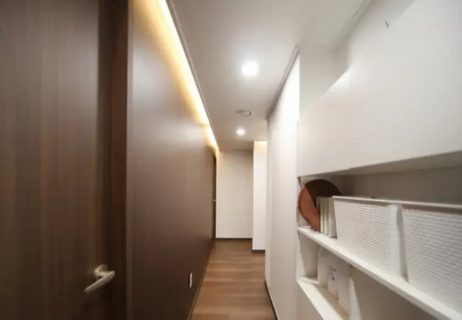 청파동2가 스웨디시 전문 다브의 깔끔하고 정돈된 내부 전경