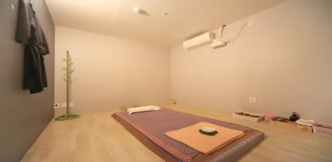 두호동 태국마사지 전문 나비마사지의 깔끔하고 정돈된 내부 전경