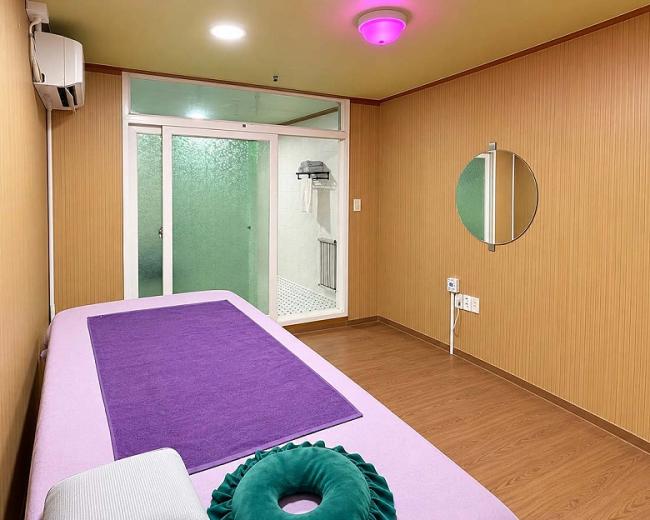 진평동 인근 마사지 잘하는 곳 킹아로마 청결하게 관리된 내부 시설