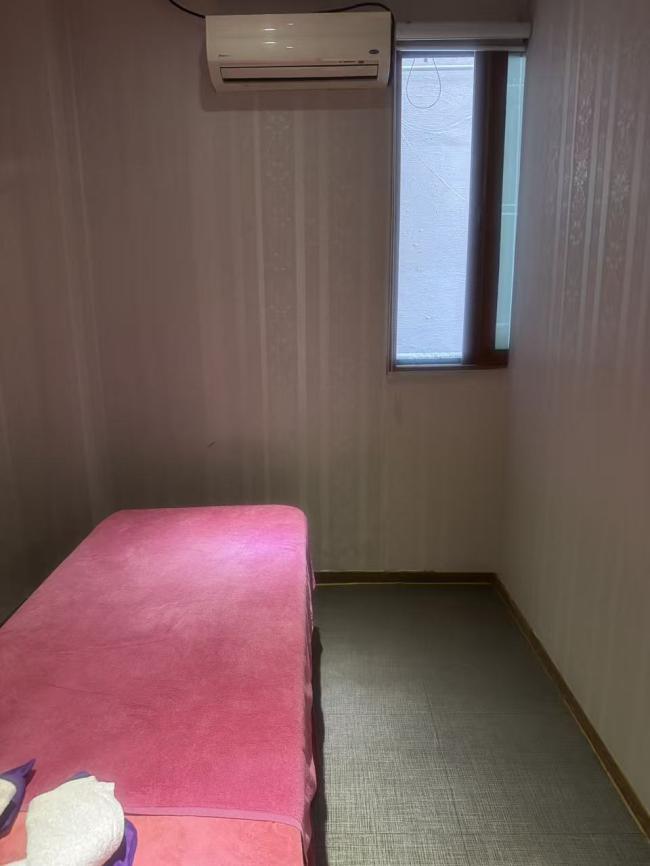 중국마사지 서비스가 제공되는 용원동 힐링마사지 매장 내부 사진
