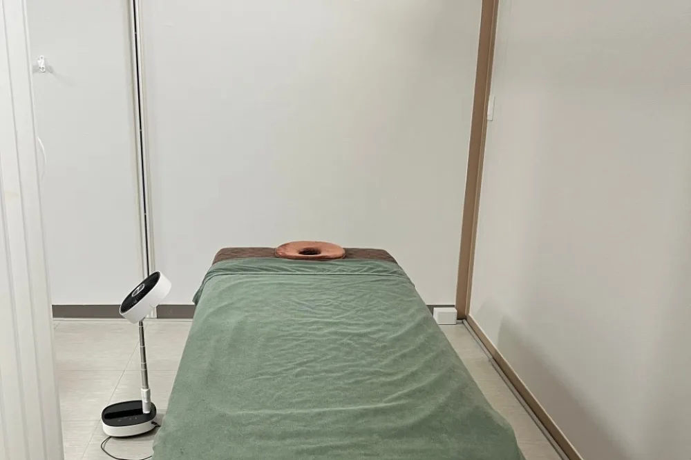 개봉동 한국마사지 전문 퓨어풋앤바디의 깔끔하고 정돈된 내부 전경