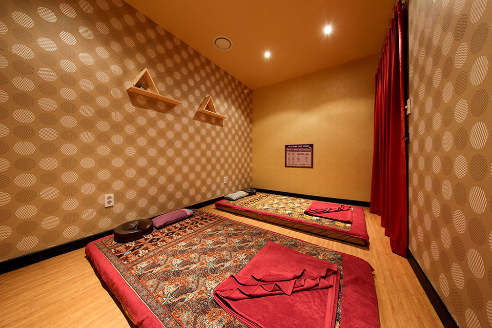 핫타이 - 응암동 증산역,새절역,응암역 인근 주차가능, 샤워가능, 커플실, 단체예약, 남/여공용샵 완비된 마사지 시설