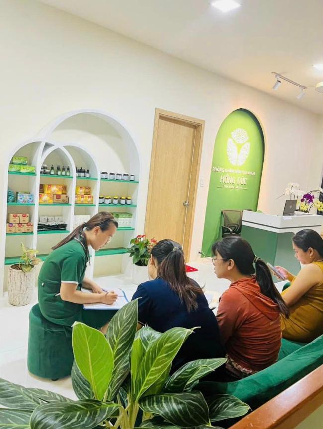 호치민 케어 위드 러브