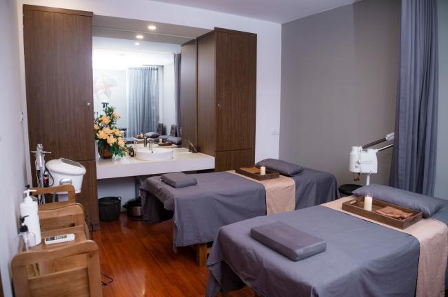 Six Senses Spa & Clinic -  인근 spa 전문 마사지 매장 전경