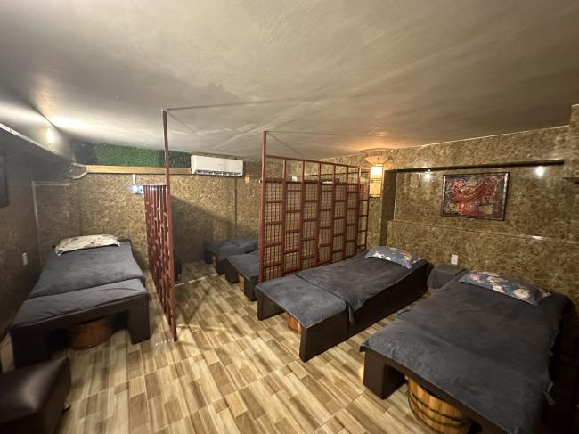 호치민 아도라 스파